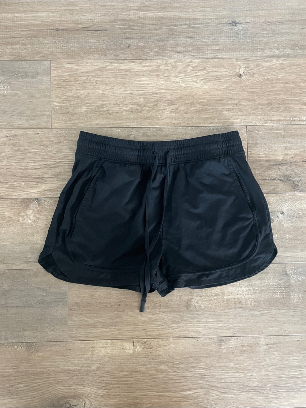 Thread & Supply Black Women's Athletic Drawstring Shorts with Pockets